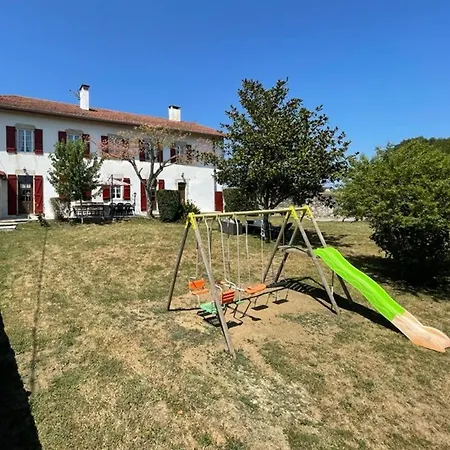 Maison Confortable à Avec Vue Sur Montagne Casa de Férias Bardos